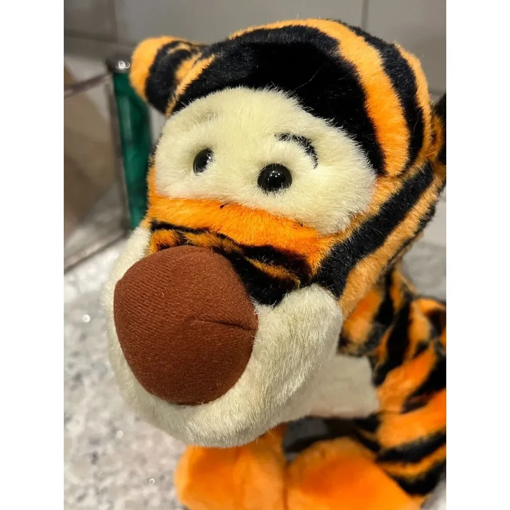 Tigger Stuffed Animal Plush Sitting Disneyland Winnie the Pooh Toy 14